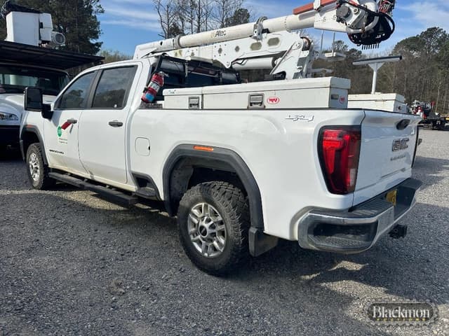 Image of GMC 2500HD equipment image 2