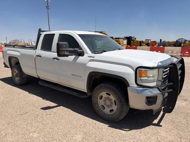 Image of GMC 2500HD equipment image 2