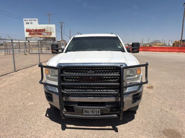 Image of GMC 2500HD equipment image 1