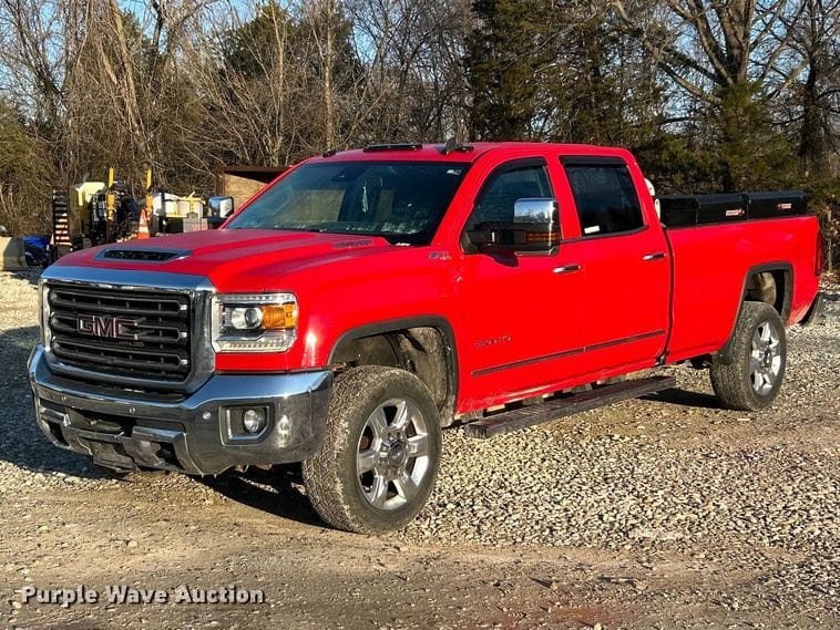 2019 GMC 2500HD Equipment Image0