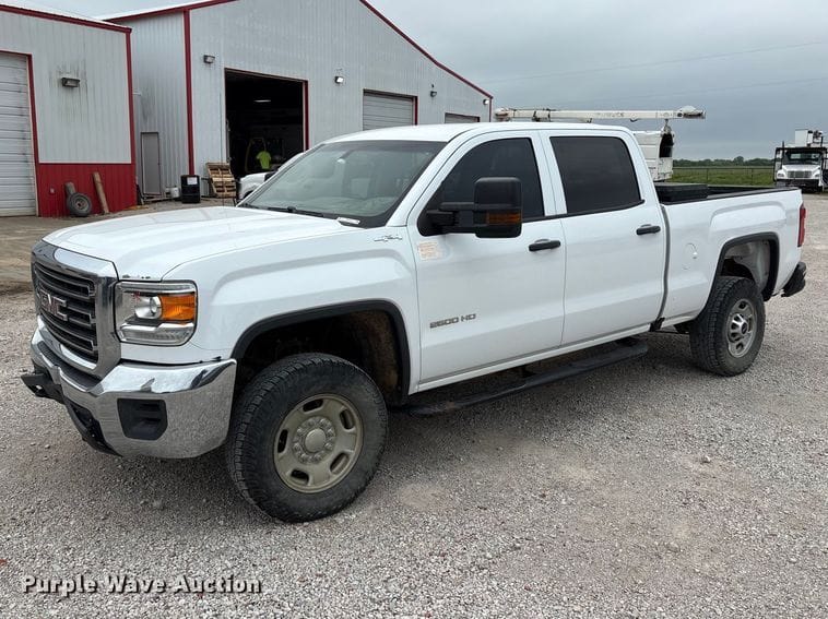 2019 GMC 2500HD Equipment Image0
