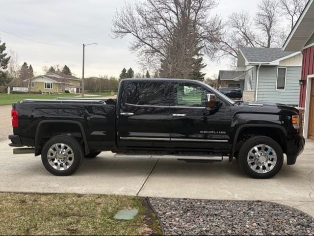 2019 GMC 2500HD Equipment Image0