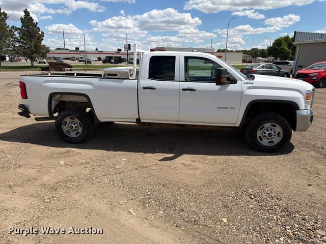 Image of GMC 2500HD equipment image 3