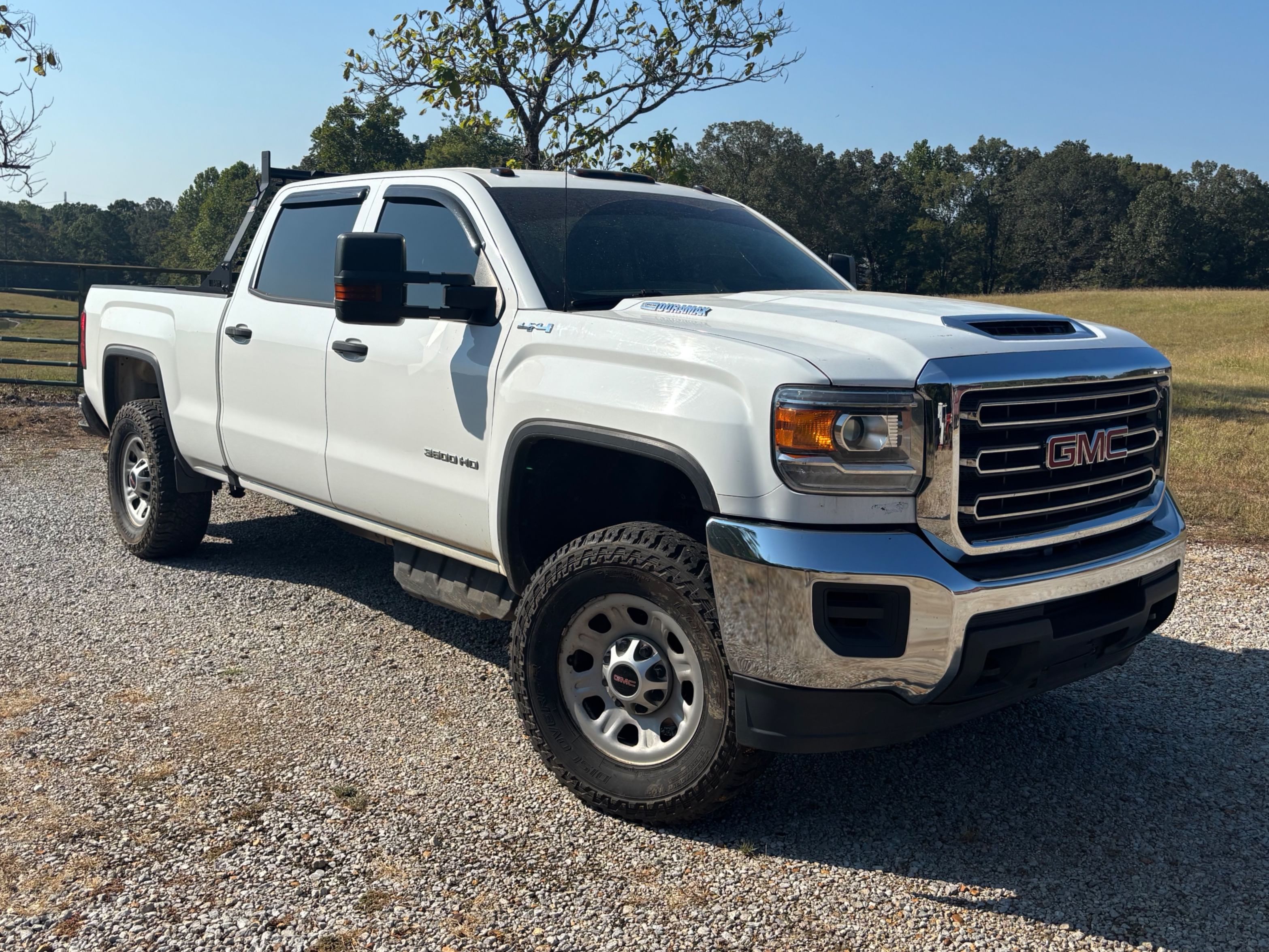 2019 GMC 3500HD Equipment Image0