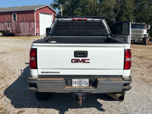 Image of GMC 3500HD equipment image 3