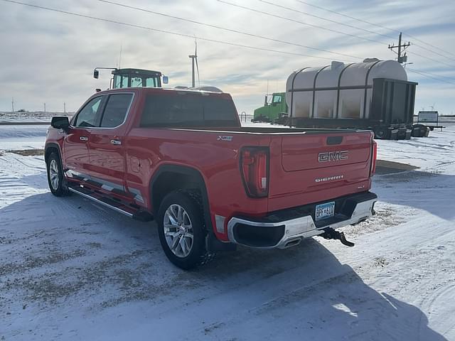 Image of GMC Sierra equipment image 4