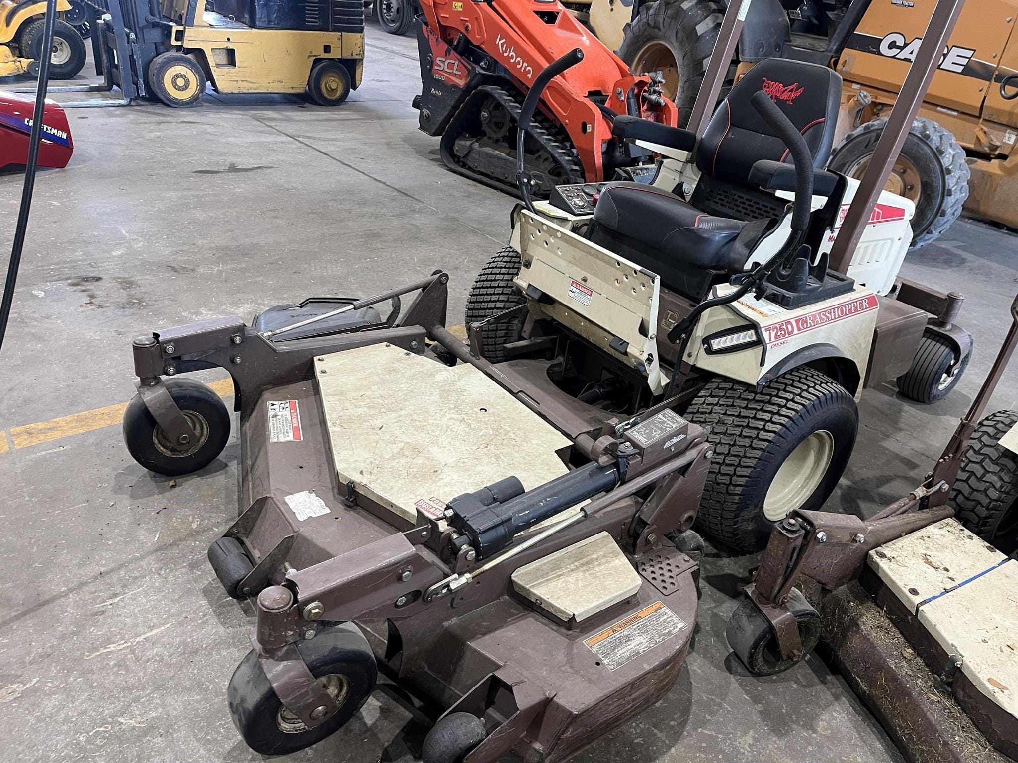 2019 Grasshopper 725DT6 Equipment Image0