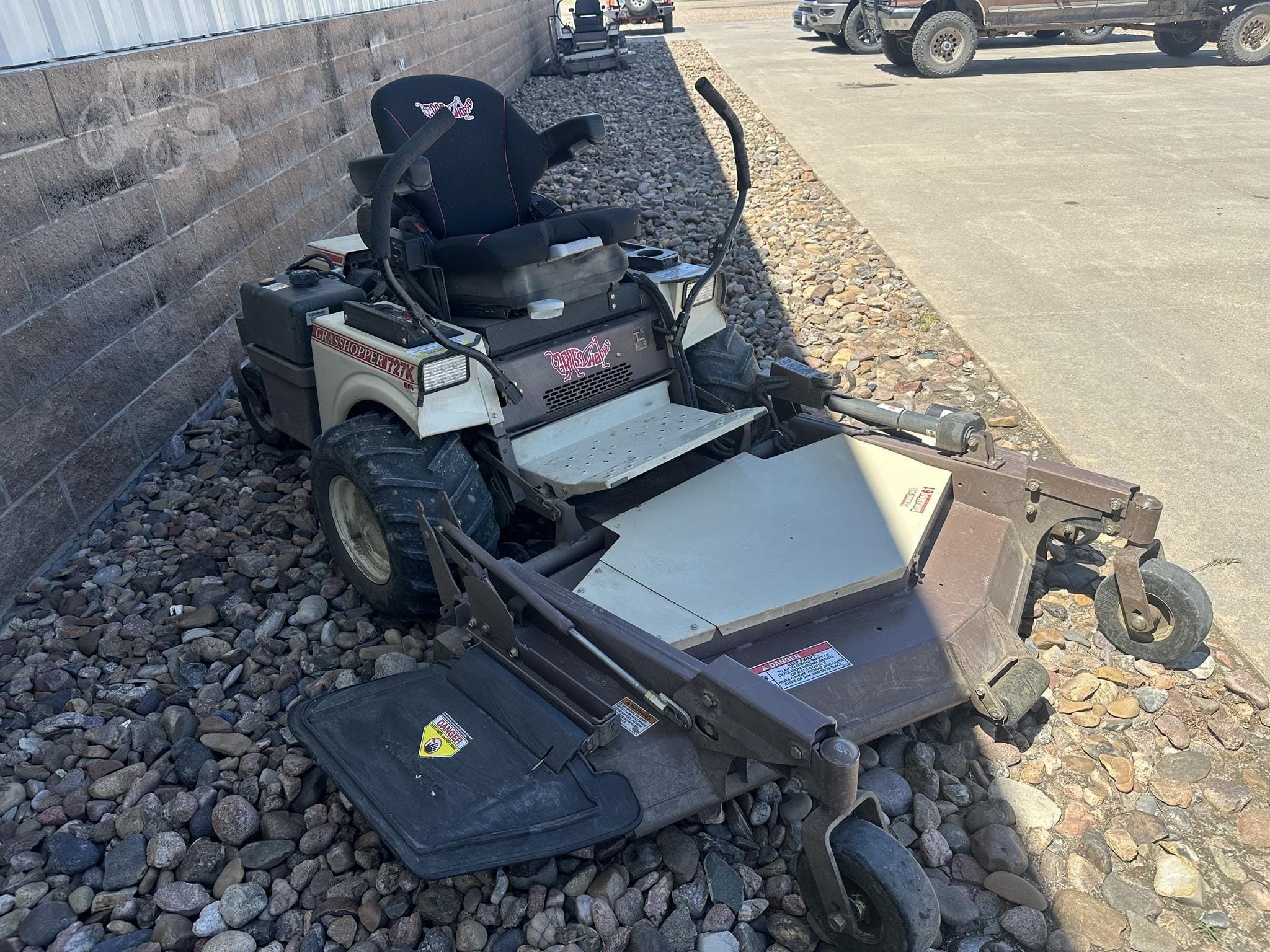 2019 Grasshopper 727EFI Equipment Image0