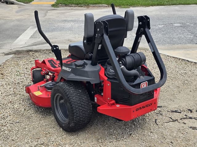 Image of Gravely Pro-Turn ZX equipment image 3