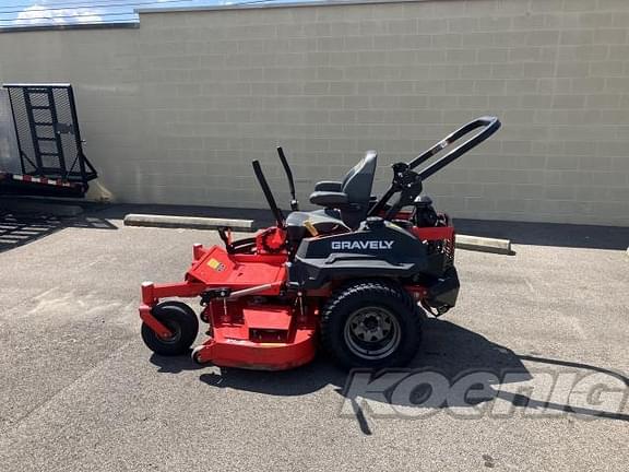 Image of Gravely Pro-Turn 460 equipment image 4