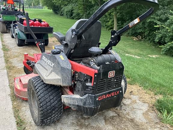 Image of Gravely Pro-Turn 460 equipment image 4