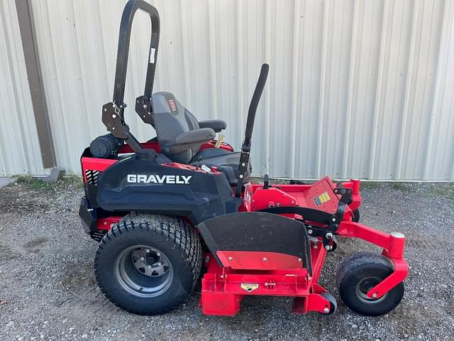 Image of Gravely Pro-Turn 460 equipment image 2