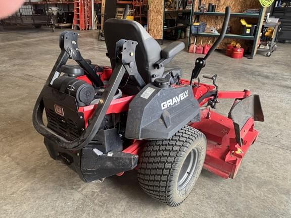 Image of Gravely Pro-Turn 472 equipment image 1