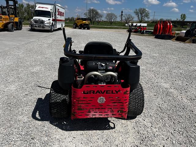 Image of Gravely Pro-Turn 260 Commercial equipment image 2
