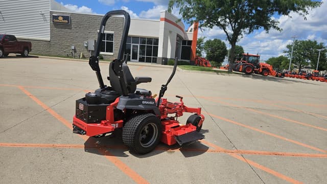 Image of Gravely pro-turn Z52 equipment image 4