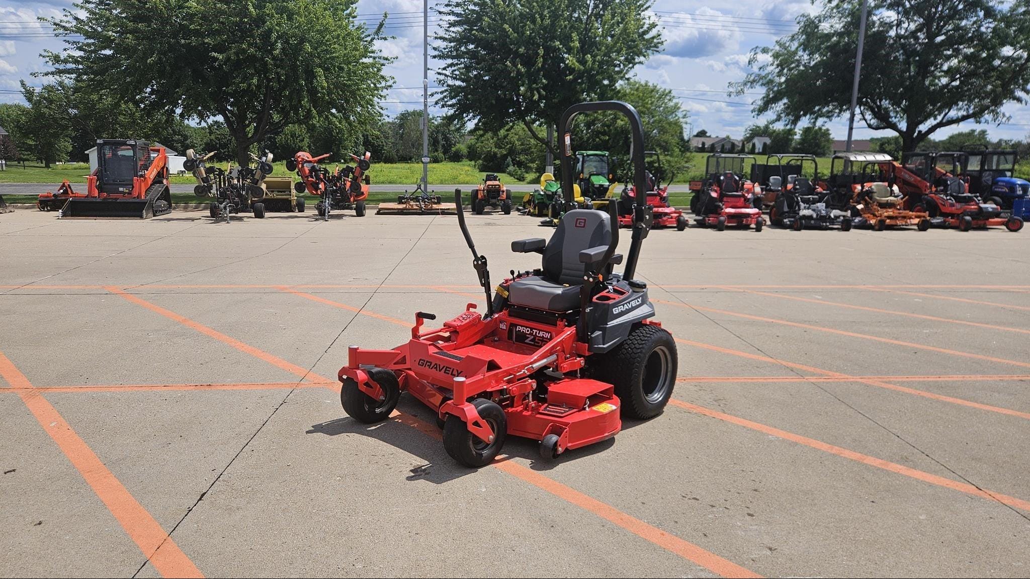 2019 Gravely pro-turn Z52 Equipment Image0