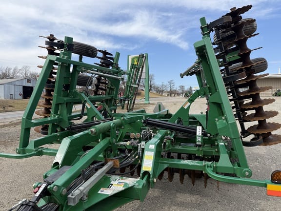 2019 Great Plains 2400TM Equipment Image0
