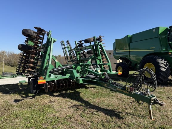2019 Great Plains 2400TM Equipment Image0