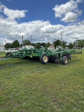 2019 Great Plains 2400TM Equipment Image0