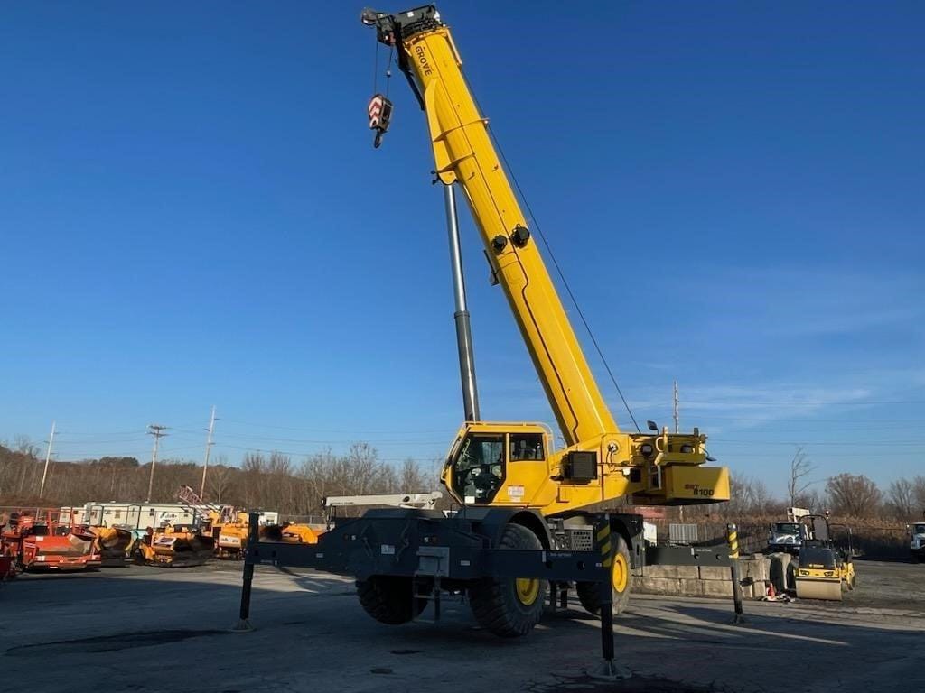 2019 Grove GRT8090 Equipment Image0