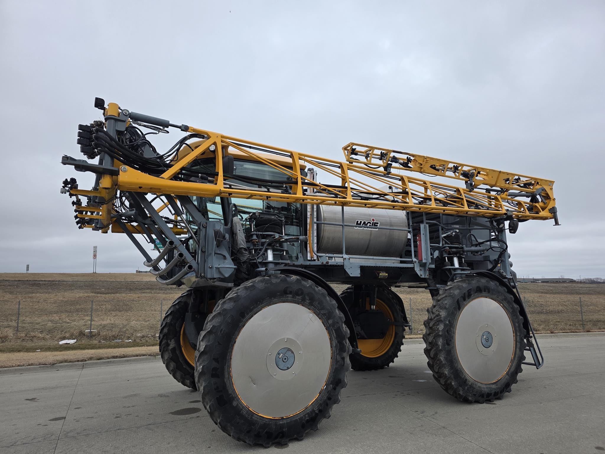 2019 Hagie STS10 Equipment Image0