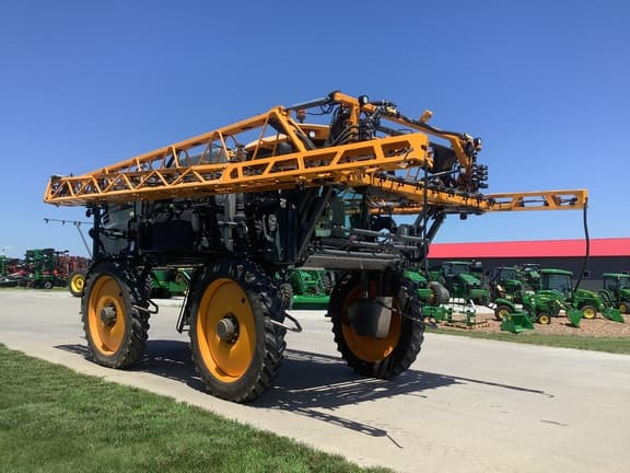 Image of Hagie STS12 equipment image 2