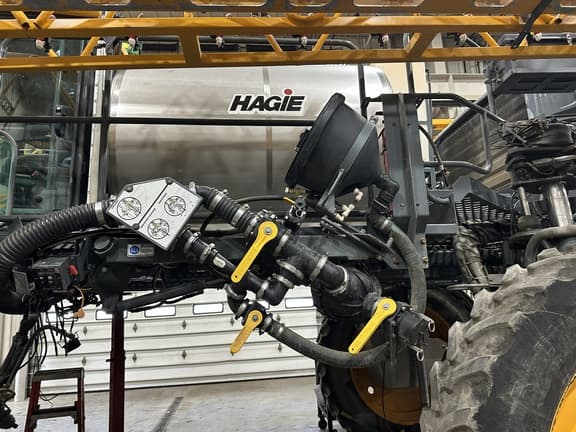 Image of Hagie STS12 Image 1