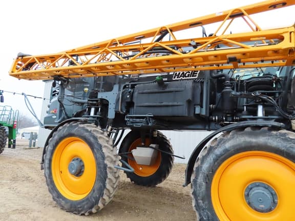 Image of Hagie STS12 equipment image 2