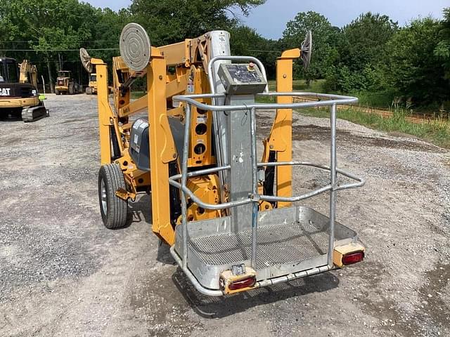 Image of Haulotte 4527A equipment image 3