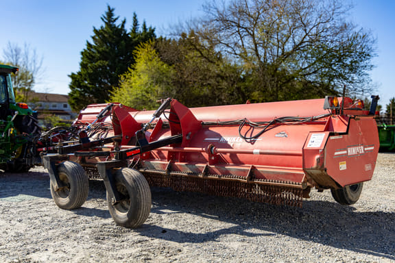 2019 Hiniker 5620 Equipment Image0