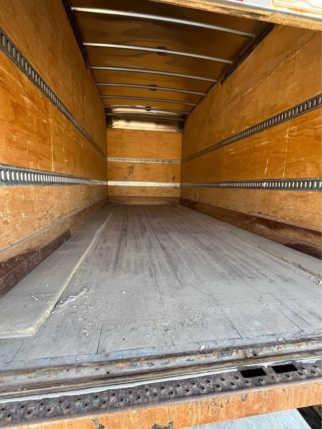 Image of Hino 195 equipment image 3