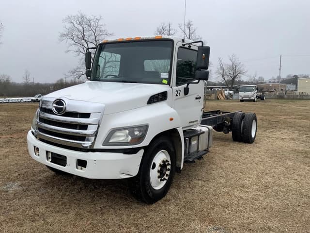 Image of Hino 268 equipment image 1