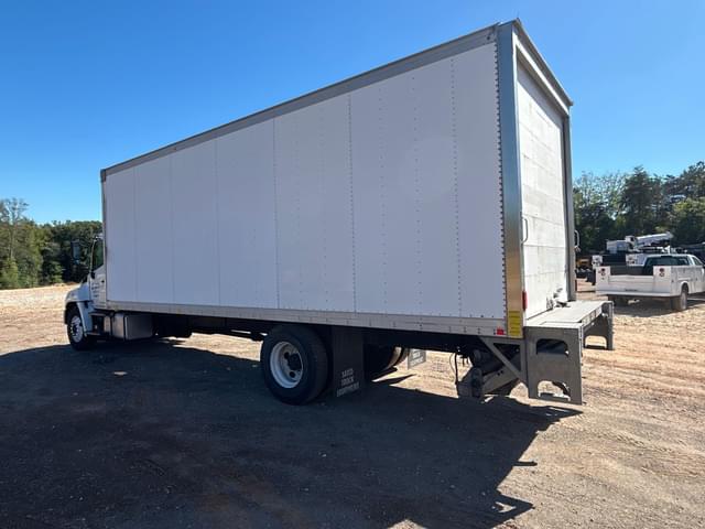 Image of Hino 268 equipment image 2