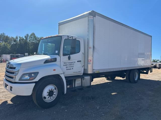 Image of Hino 268 equipment image 1