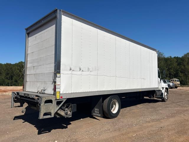 Image of Hino 268 equipment image 3