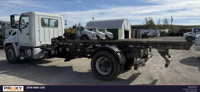 Image of Hino 338 equipment image 3