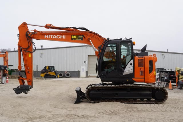 Image of Hitachi ZX135US-6 equipment image 2