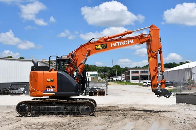 Image of Hitachi ZX135US-6 equipment image 4