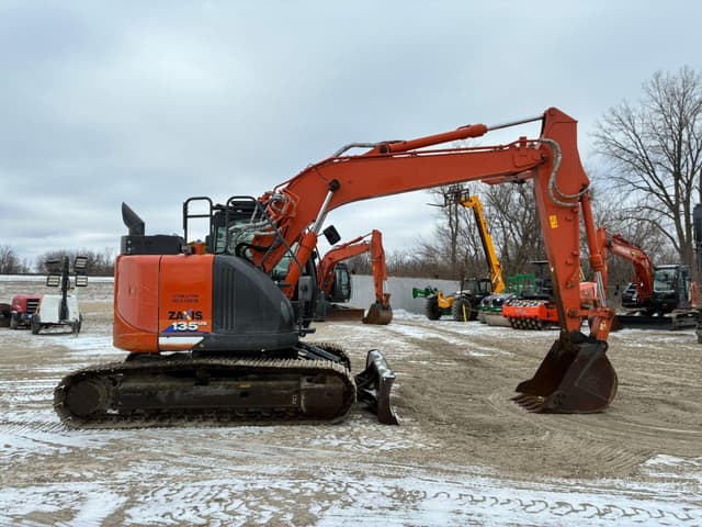 Image of Hitachi ZX135US-6 equipment image 4