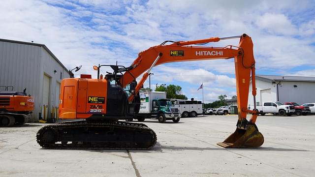 Image of Hitachi ZX225US-6 equipment image 4