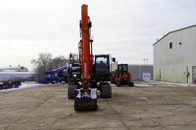 Image of Hitachi ZX225US-6 equipment image 4