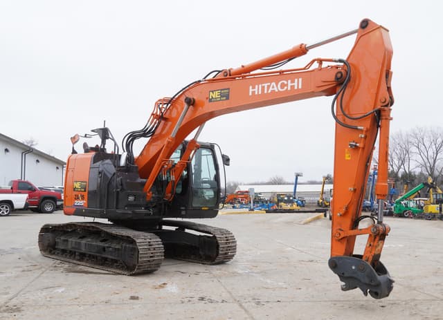 Image of Hitachi ZX225US-6 equipment image 4