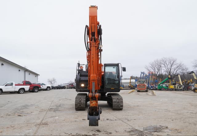 Image of Hitachi ZX225US-6 equipment image 3