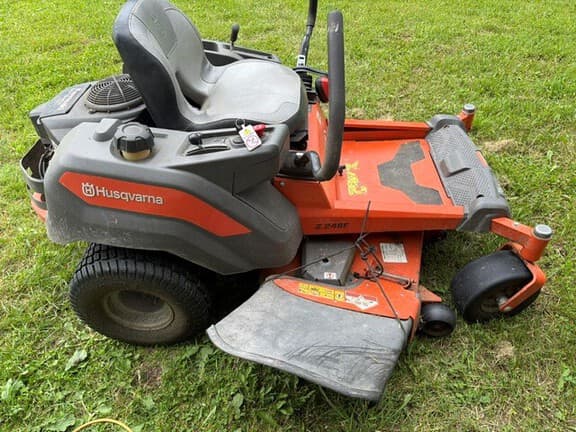 Image of Husqvarna Z248F equipment image 3