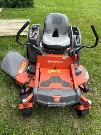 Image of Husqvarna Z248F equipment image 2