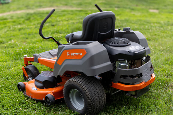 Image of Husqvarna Z254 equipment image 4