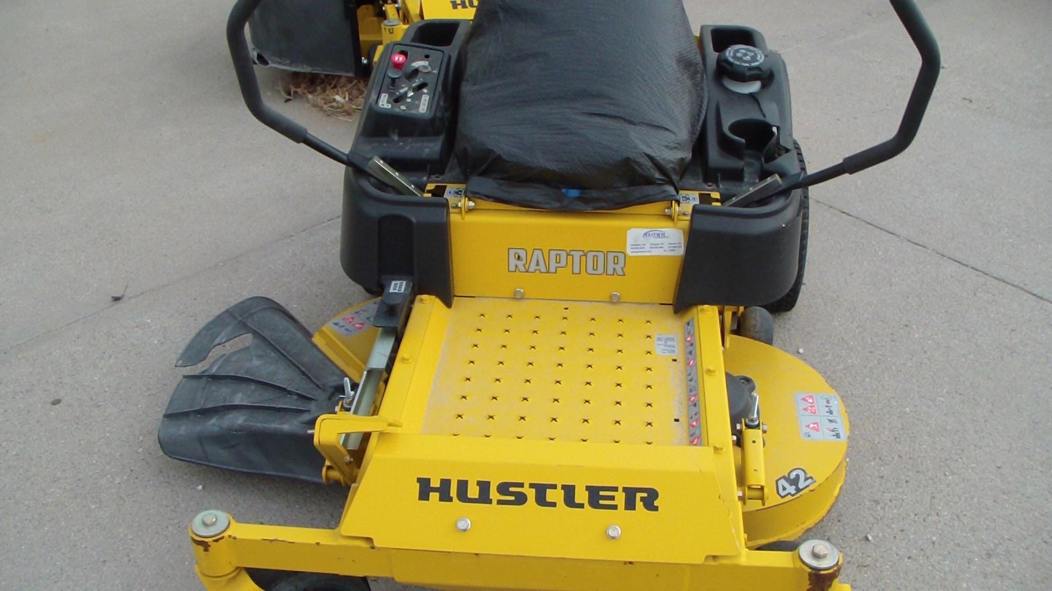 2019 Hustler Raptor Equipment Image0