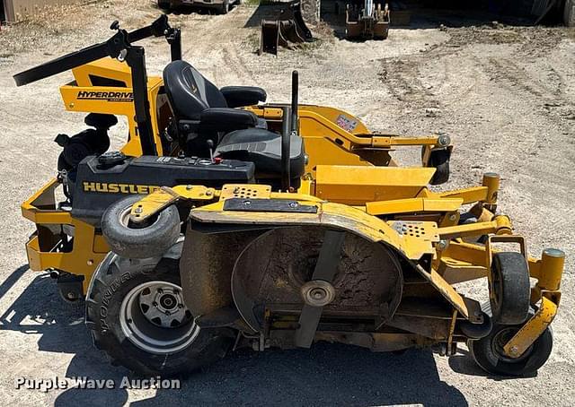 Image of Hustler Super 104 equipment image 3