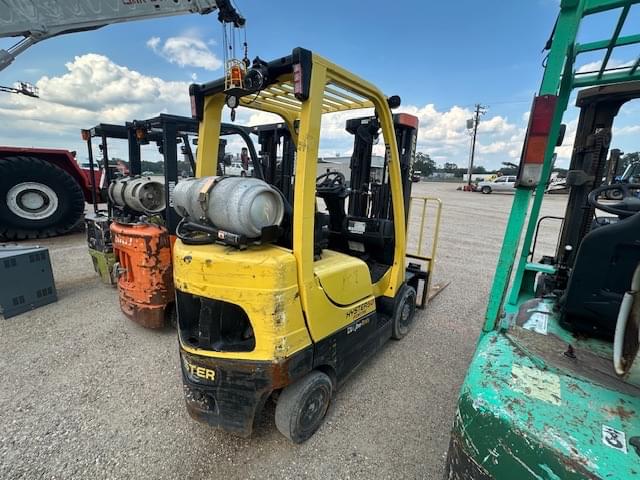 Image of Hyster S50FT equipment image 2