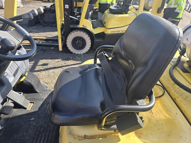 Image of Hyster H50XT equipment image 1